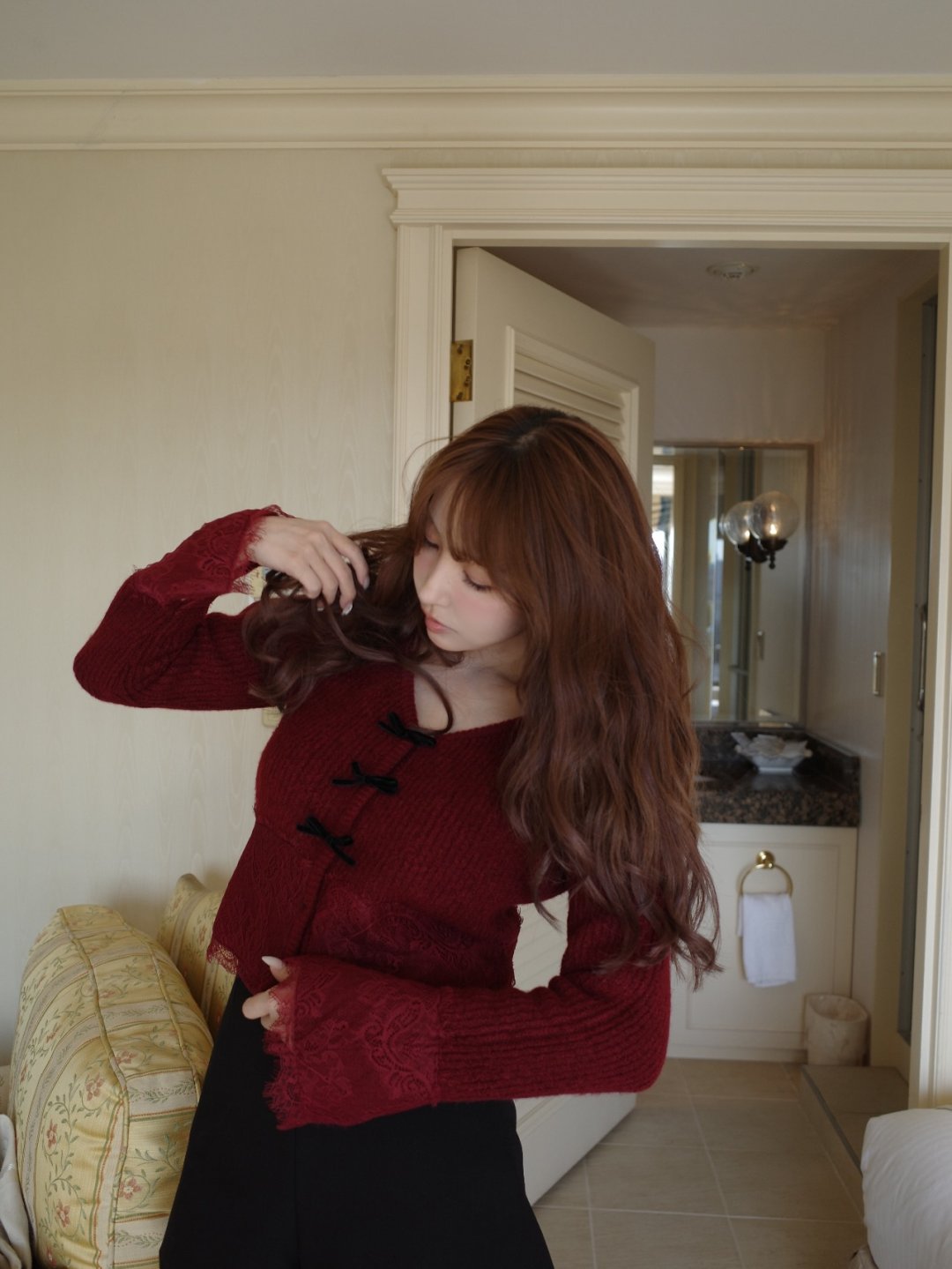 ยูอะ มิคามิ ลุค MISTREASS Winter Collection โค้ทขนฟู ถุงน่องลูกไม้ ในห้องโรงแรม (รูปที่ 7)